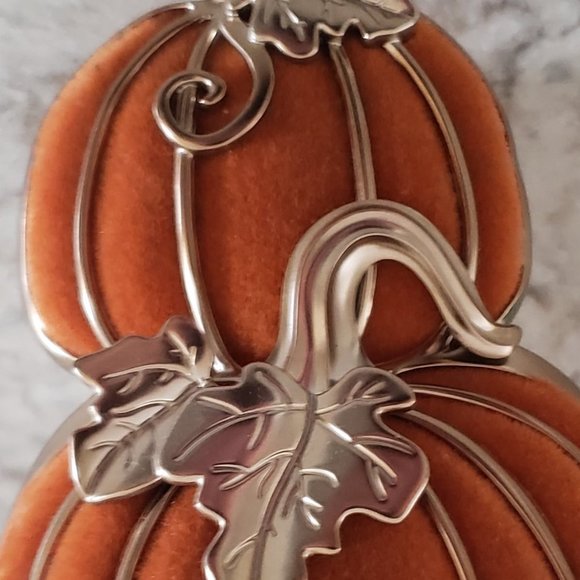 Bath & Body Works, Fall Wallflower Plug, Velvet Stacked Pumpkin Light Up - Picture 5 of 5